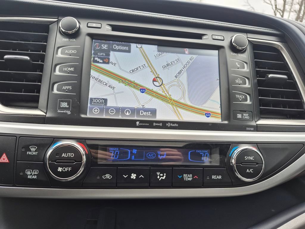 Used 2016 Toyota Highlander Limited image 19