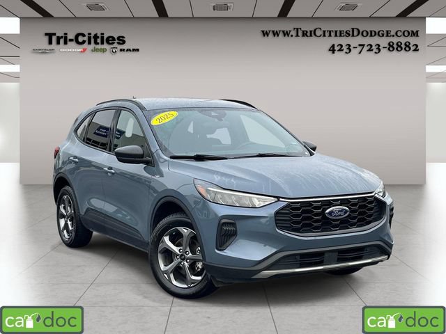 Used 2025 Ford Escape ST-Line AWD/4WD image 1