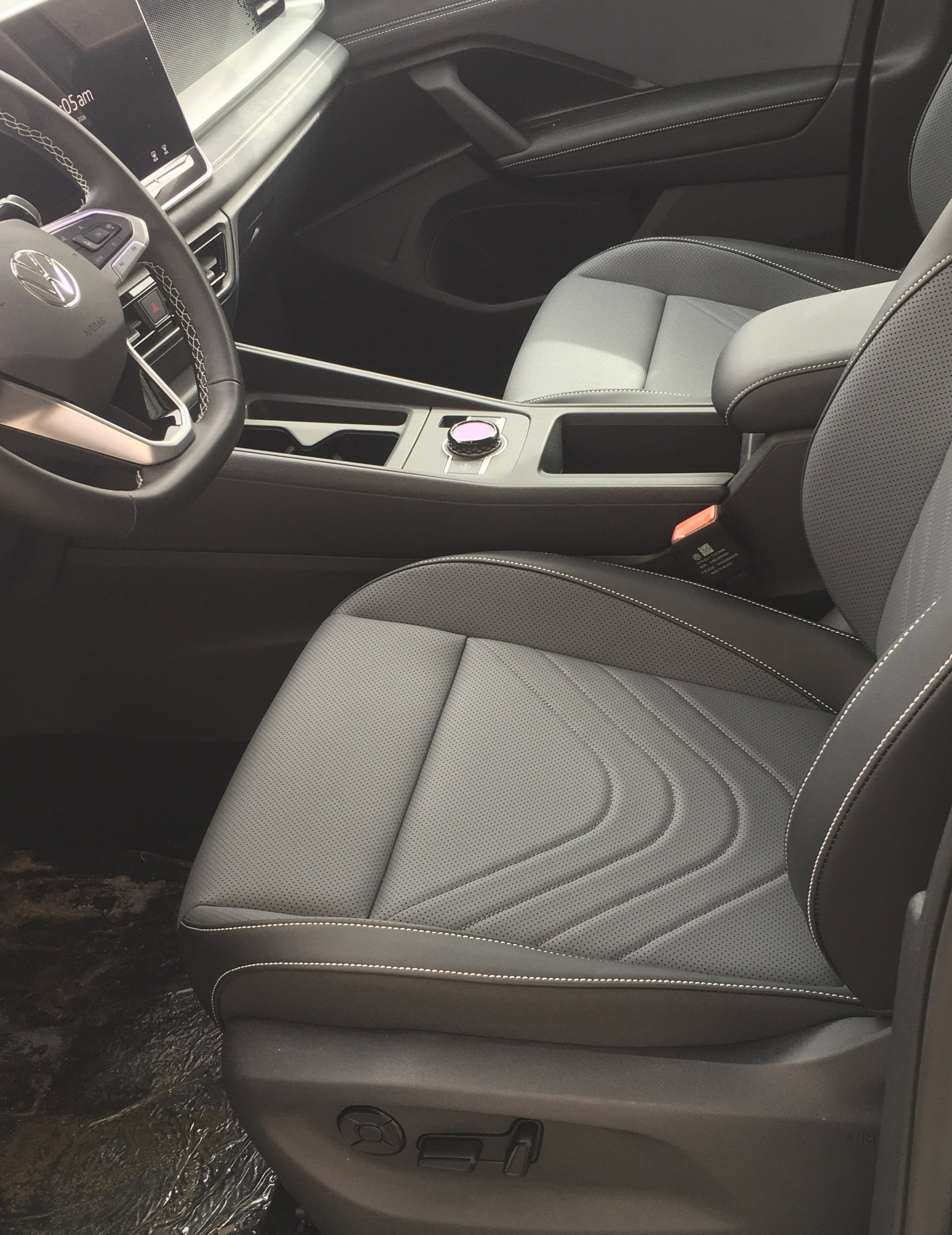 New 2026 Volkswagen Tiguan SE AWD/4WD image 9