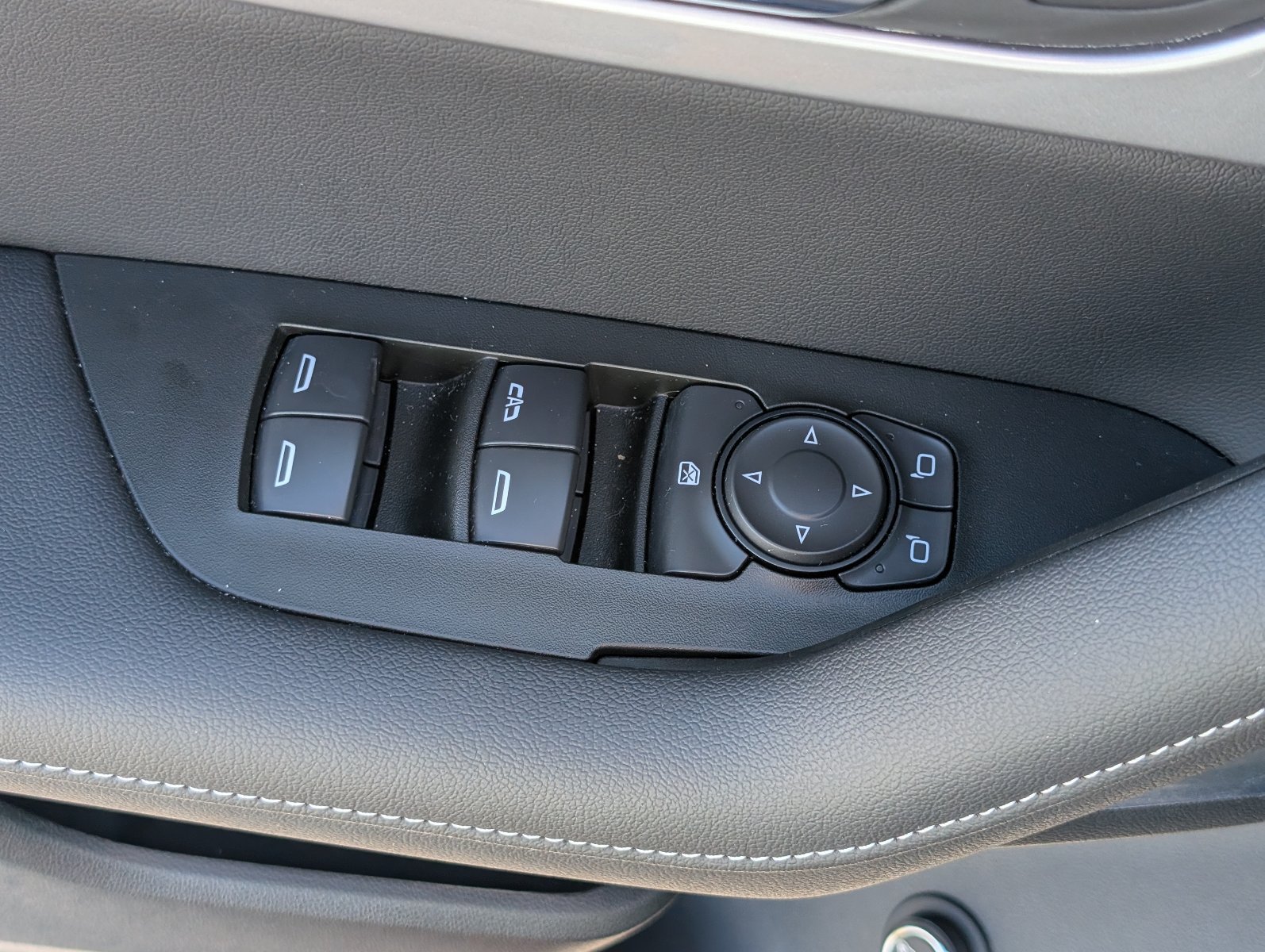 New 2026 Chevrolet Blazer LT w/ Convenience Package FWD image 12