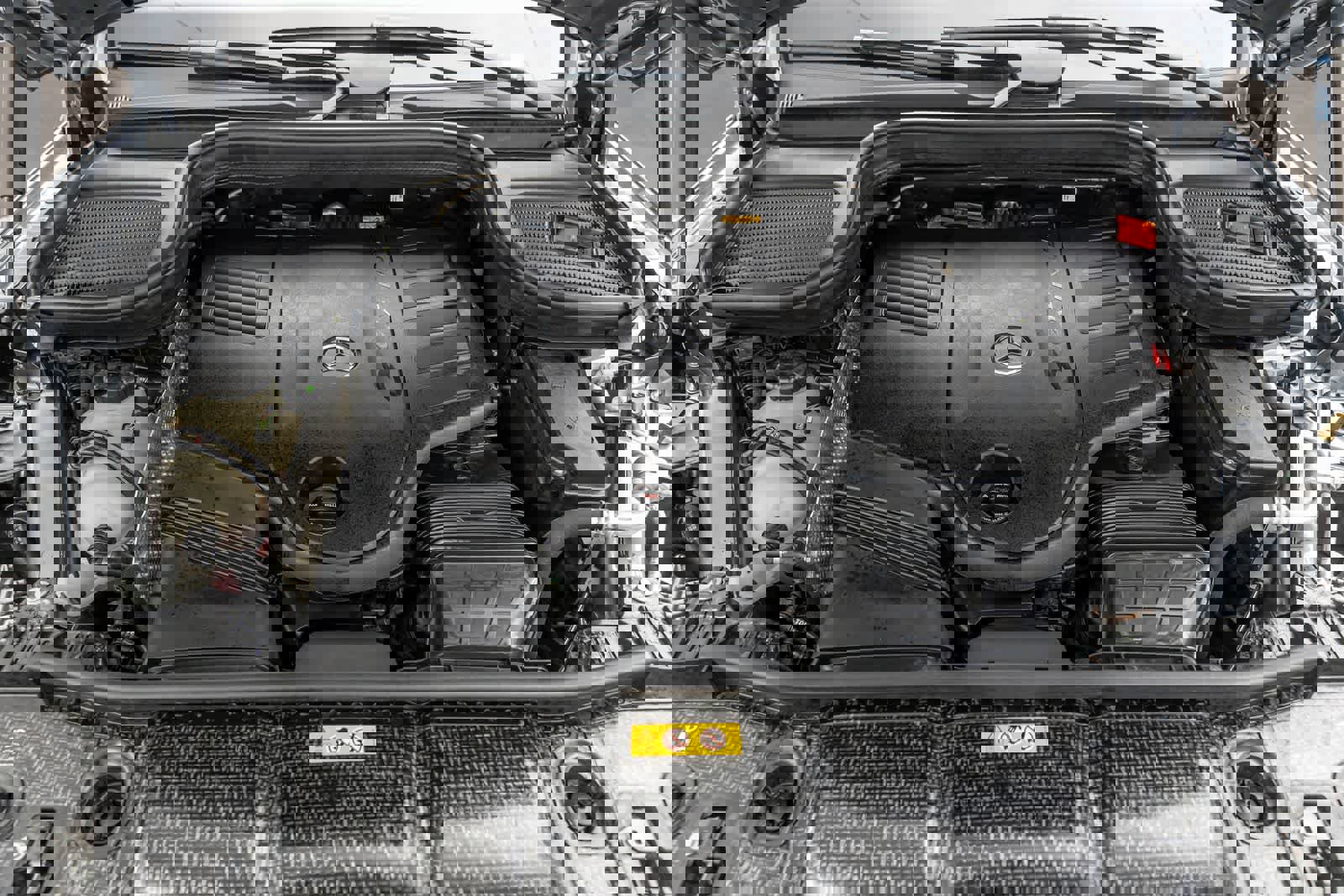 Used 2025 Mercedes-Benz GLS 450 4MATIC image 9