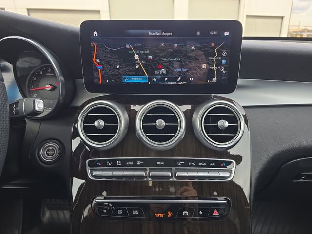 Used 2020 Mercedes-Benz GLC 300 4MATIC w/ AMG Line image 24