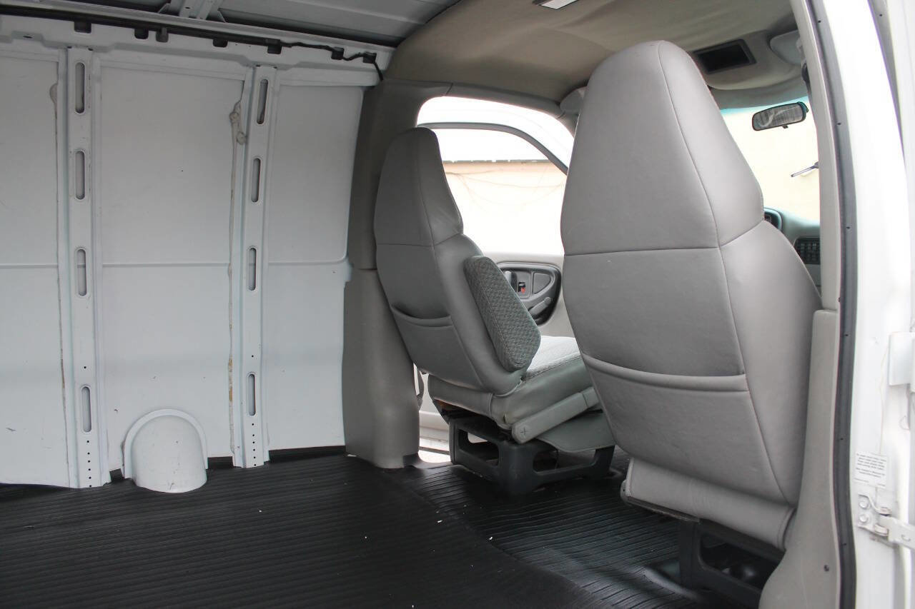 Used 1998 GMC Savana 2500 image 22