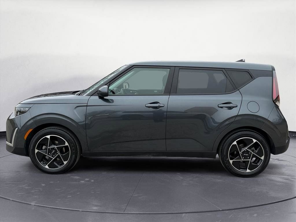 Used 2024 Kia Soul EX image 3
