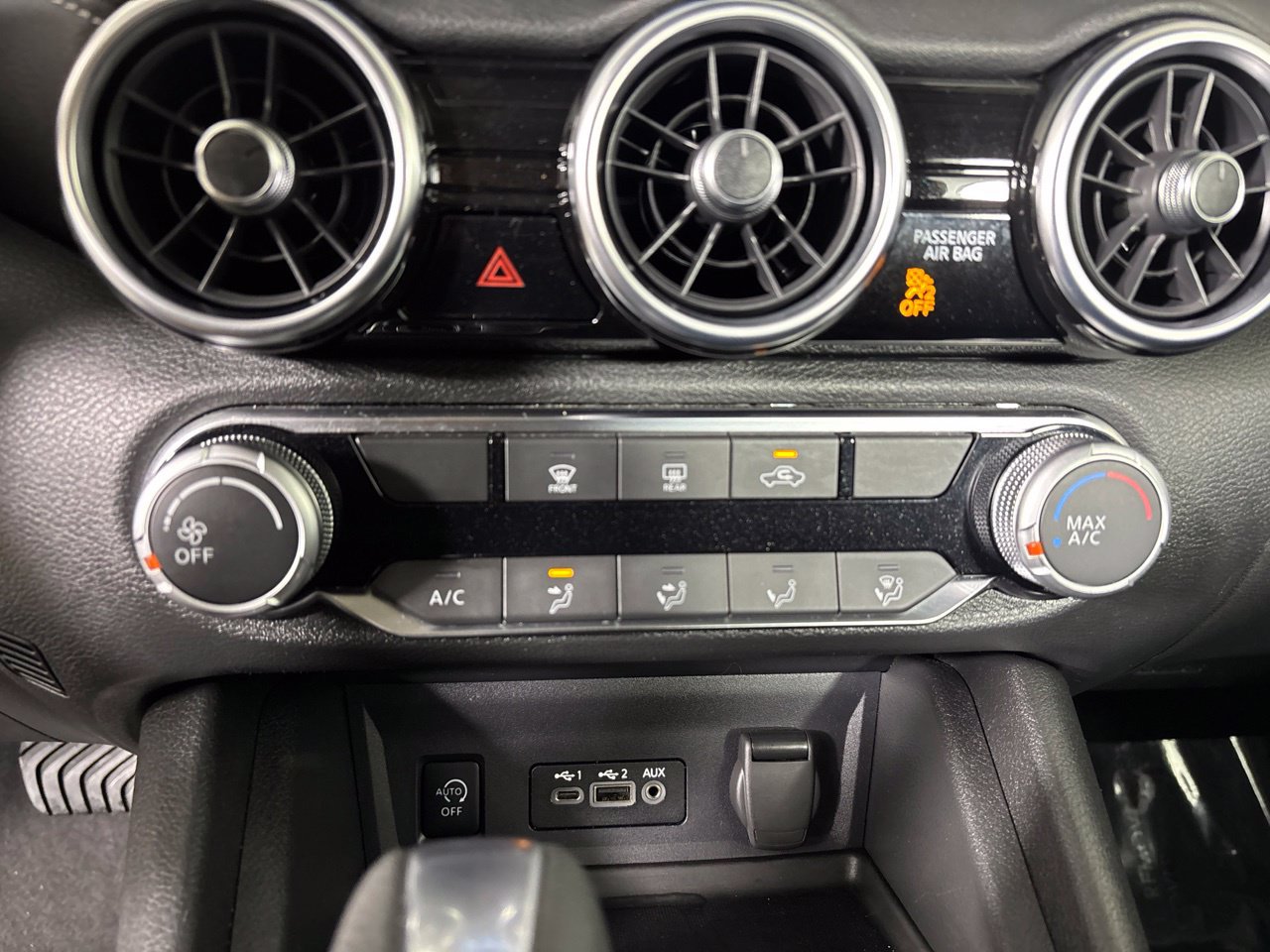 Used 2024 Nissan Sentra SV FWD image 19