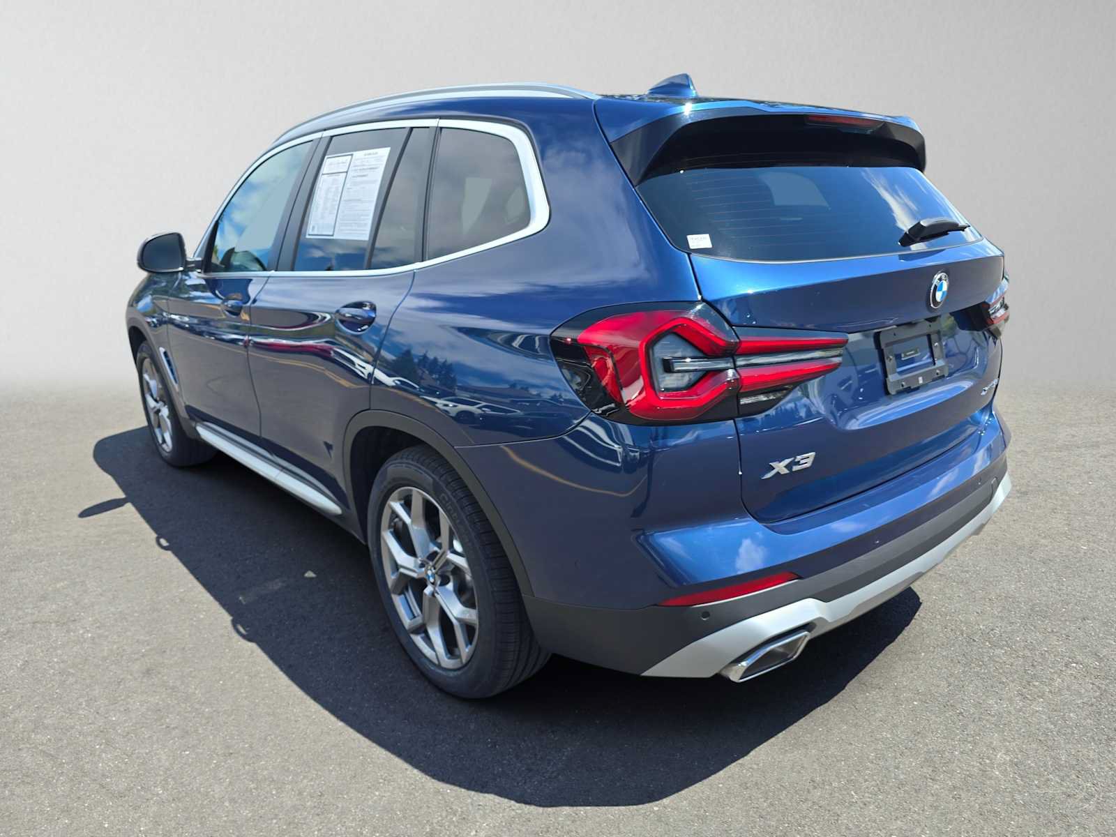 Used 2024 BMW X3 xDrive30i AWD/4WD image 5