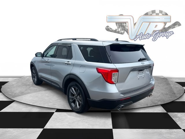 Used 2021 Ford Explorer XLT w/ Equipment Group 202A image 4