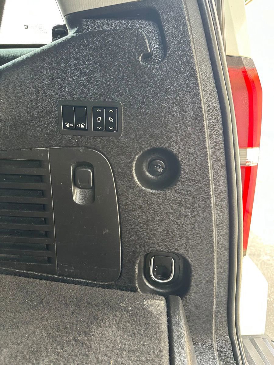 Used 2016 Chevrolet Tahoe LTZ image 13