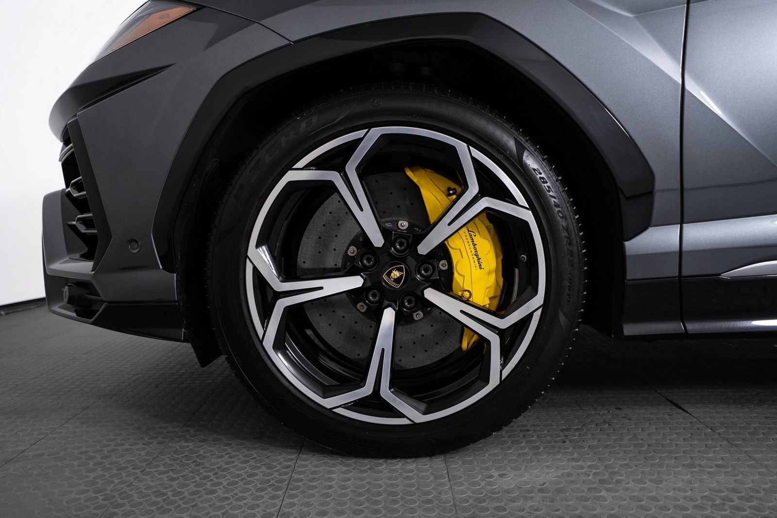 Used 2020 Lamborghini Urus AWD/4WD image 14