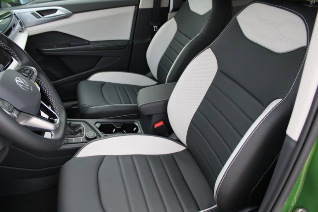 New 2025 Volkswagen Taos SEL image 6