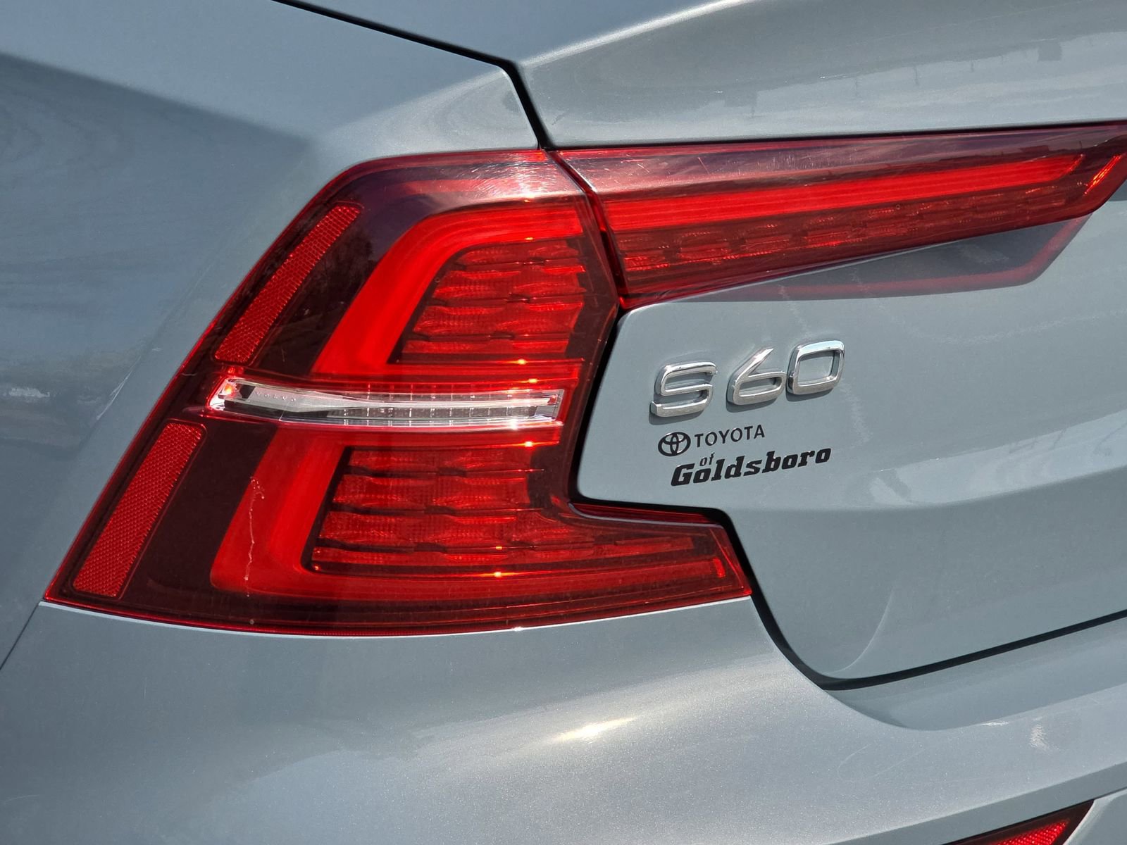 Used 2024 Volvo S60 B5 Plus image 33