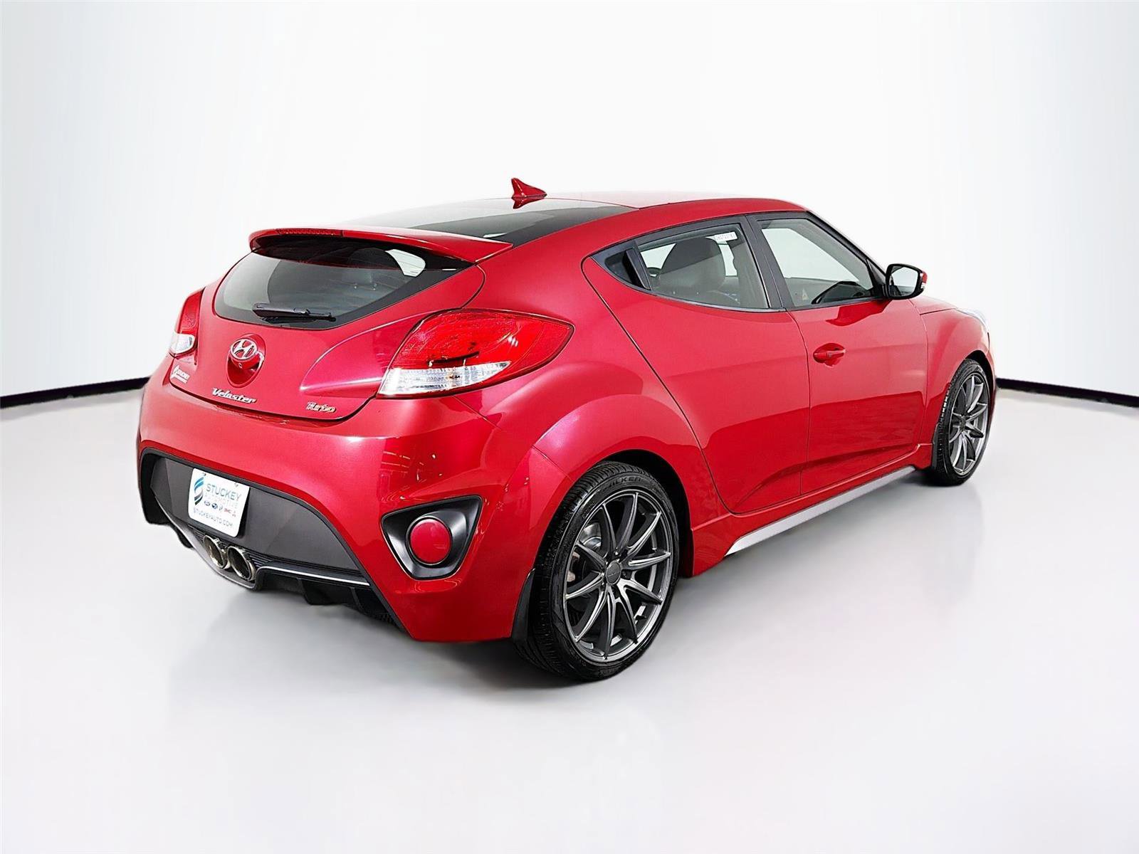 Used 2017 Hyundai Veloster Turbo image 7