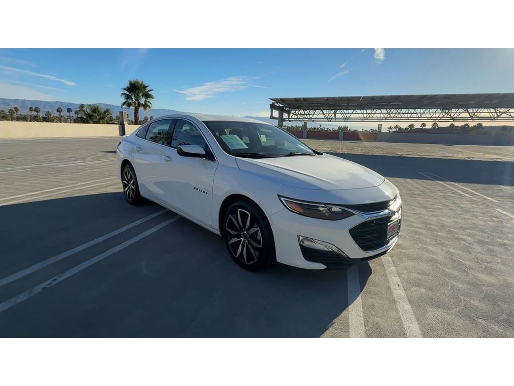 Used 2025 Chevrolet Malibu RS image 2