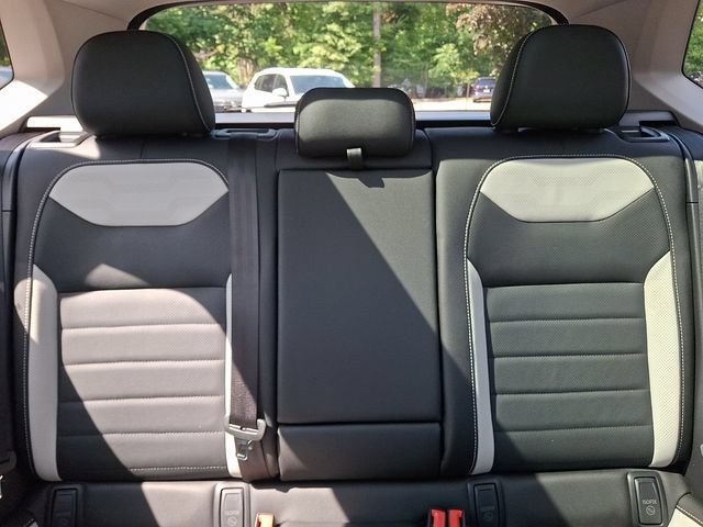 Certified 2025 Volkswagen Taos SEL AWD/4WD image 19