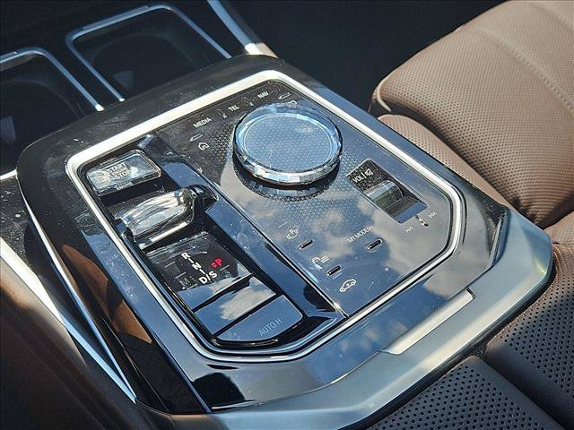 Certified 2024 BMW 760i xDrive AWD/4WD image 12