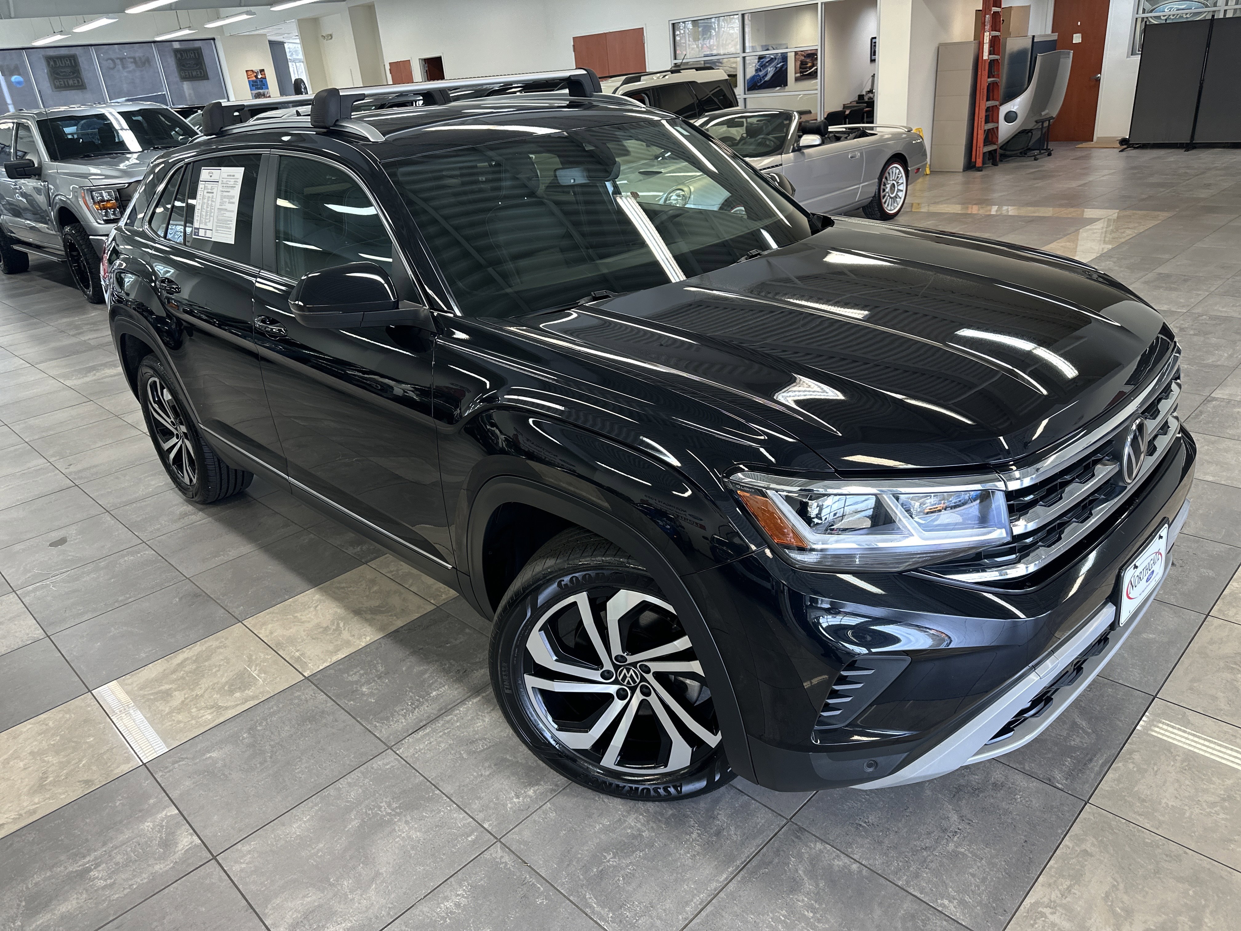 Used 2023 Volkswagen Atlas Cross Sport SEL image 12