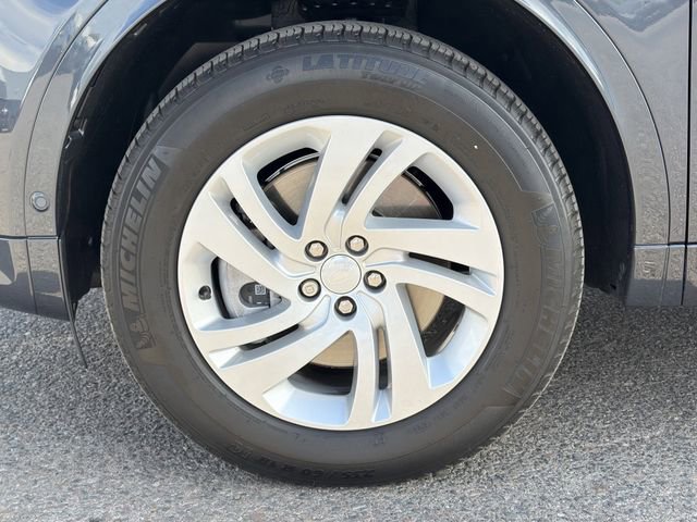 Used 2025 Land Rover Discovery Sport S image 33