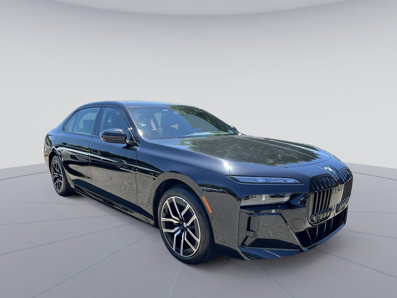 Used 2024 BMW i7 xDrive60 w/ Executive Package AWD/4WD image 11