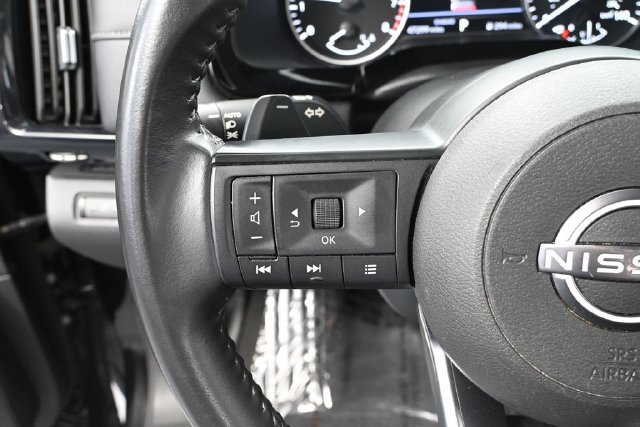 Used 2024 Nissan Pathfinder SV FWD image 21