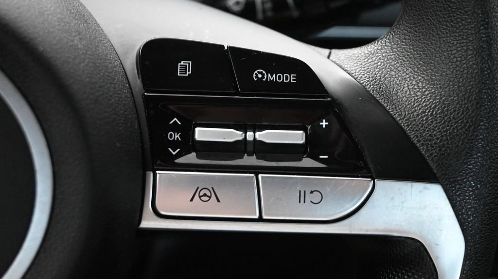 Used 2023 Hyundai Elantra SEL w/ Cargo Package FWD image 28