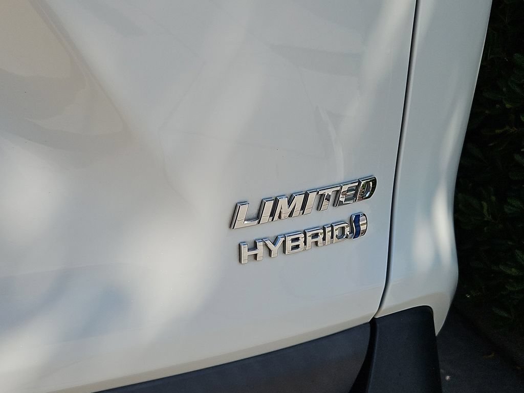 Used 2020 Toyota RAV4 Limited w/ Limited Grade Weather Package AWD/4WD image 33