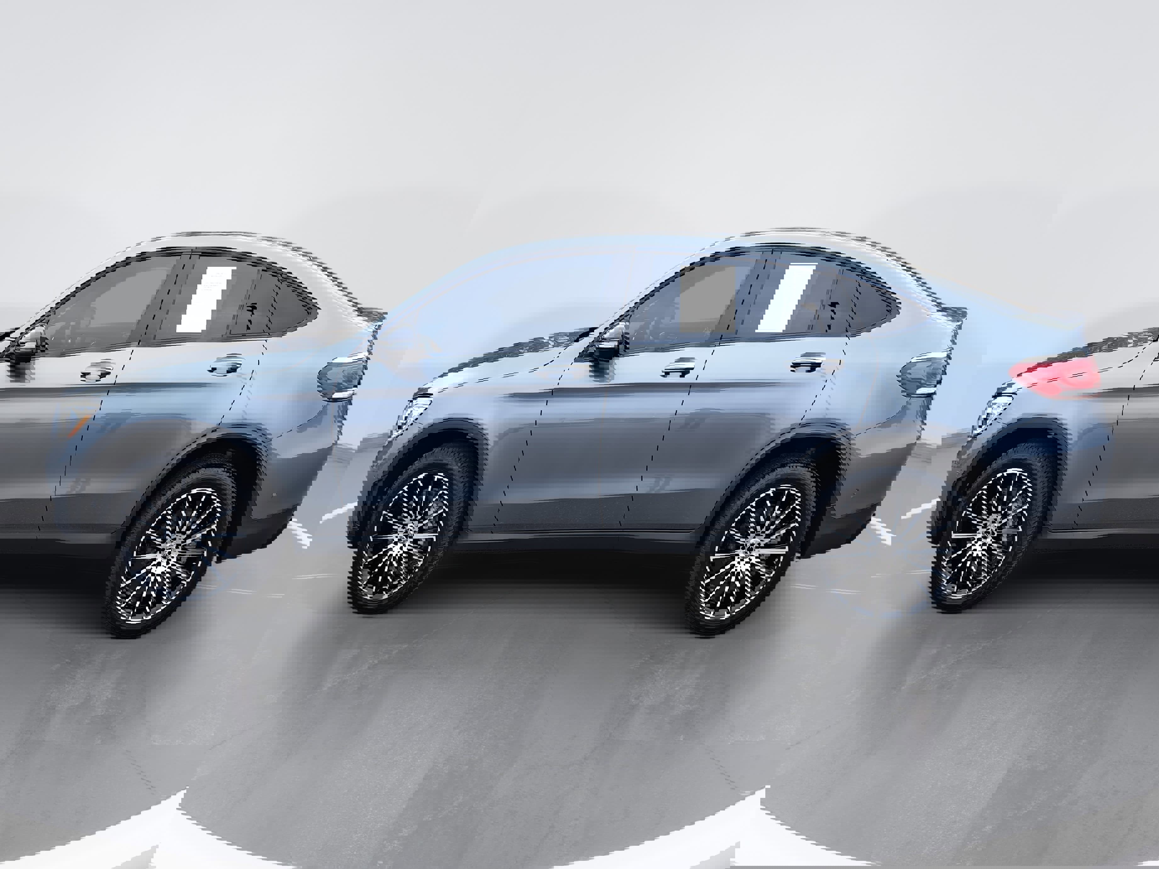 Used 2023 Mercedes-Benz GLC 300 4MATIC Coupe image 6