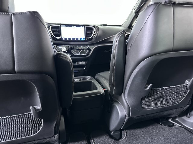 Used 2025 Chrysler Voyager LX FWD image 22
