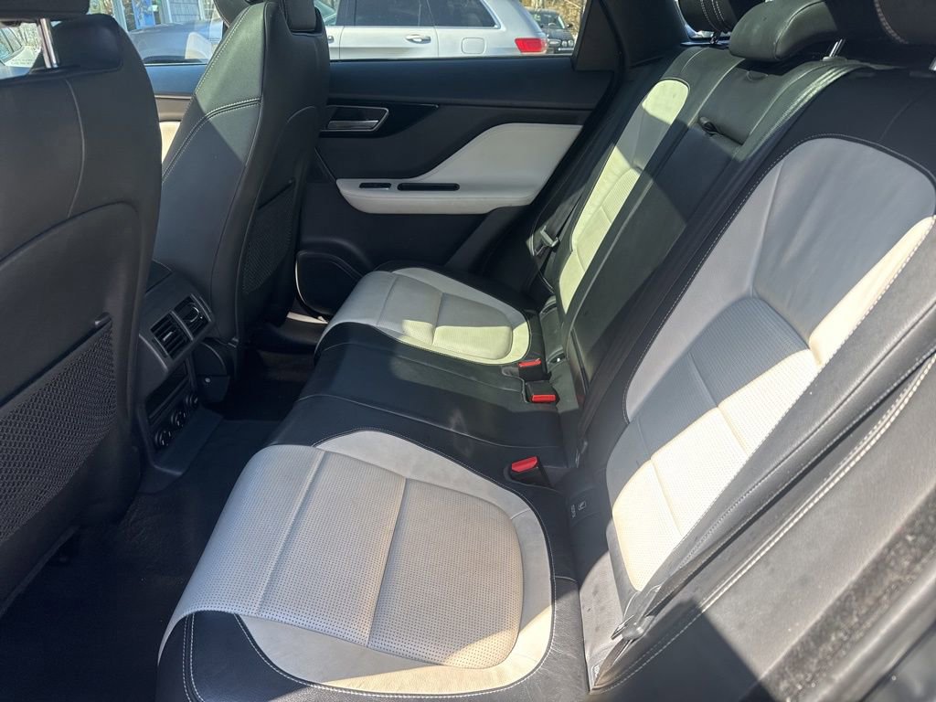 Used 2017 Jaguar F-PACE R-Sport image 28