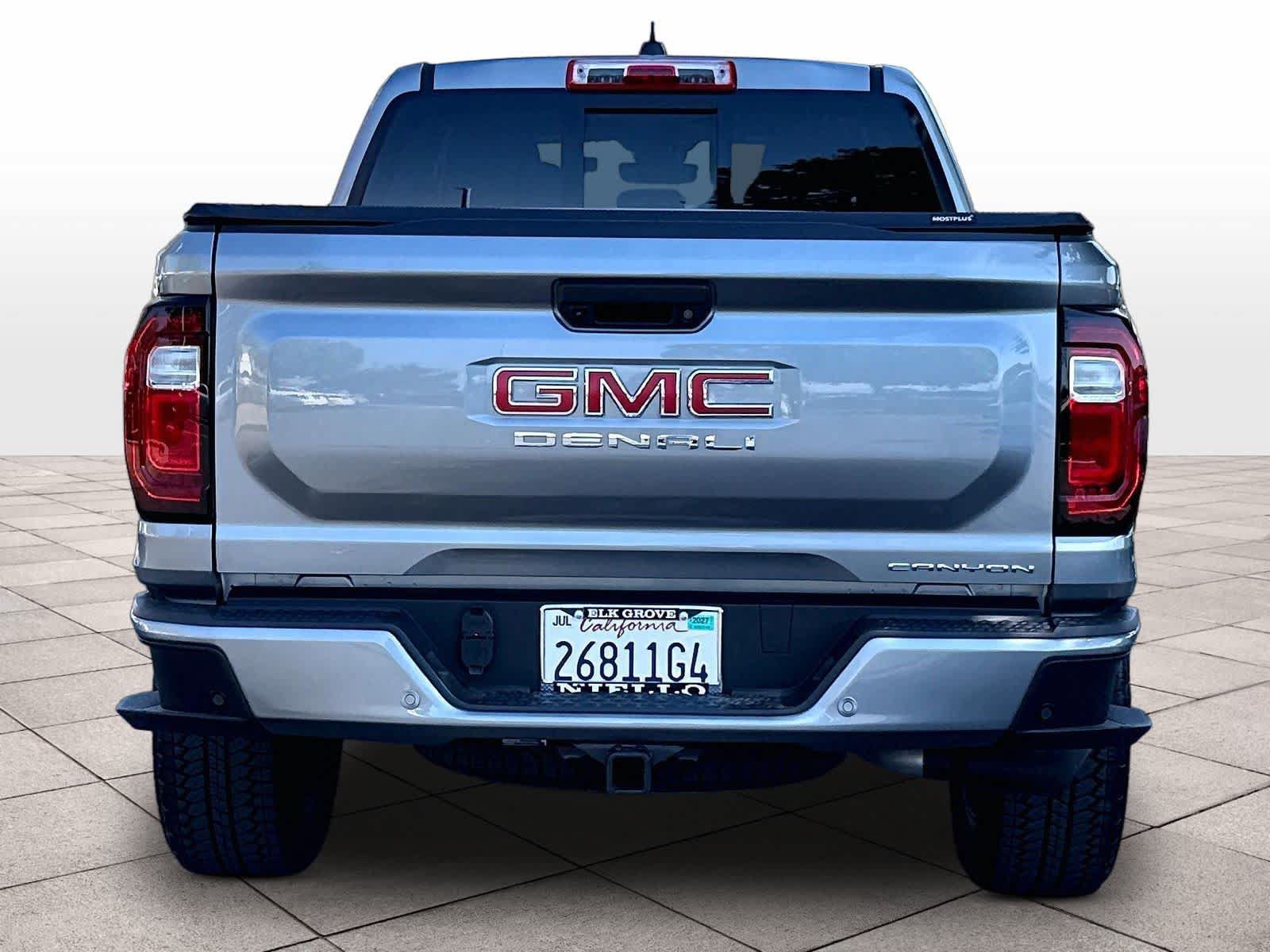 Used 2025 GMC Canyon Denali AWD/4WD image 7
