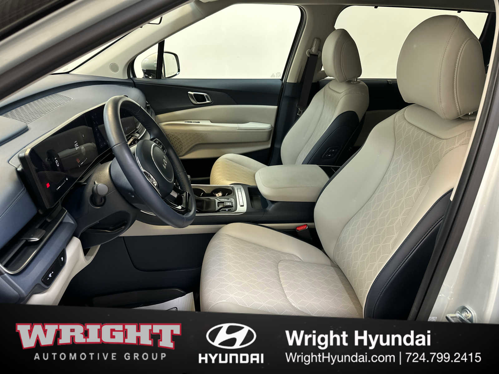 Used 2025 Kia Carnival EX FWD image 11