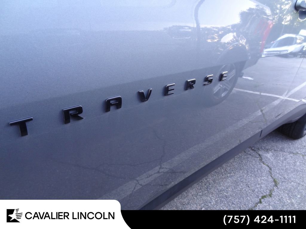 Used 2023 Chevrolet Traverse RS AWD/4WD image 9