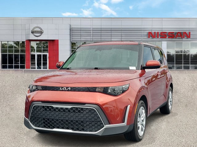 Used 2023 Kia Soul LX FWD image 3