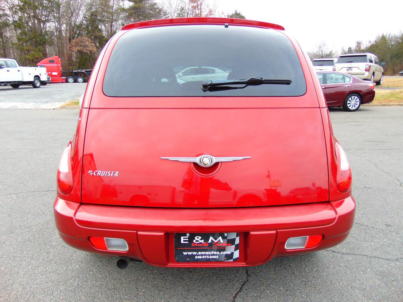Used 2010 Chrysler PT Cruiser image 4