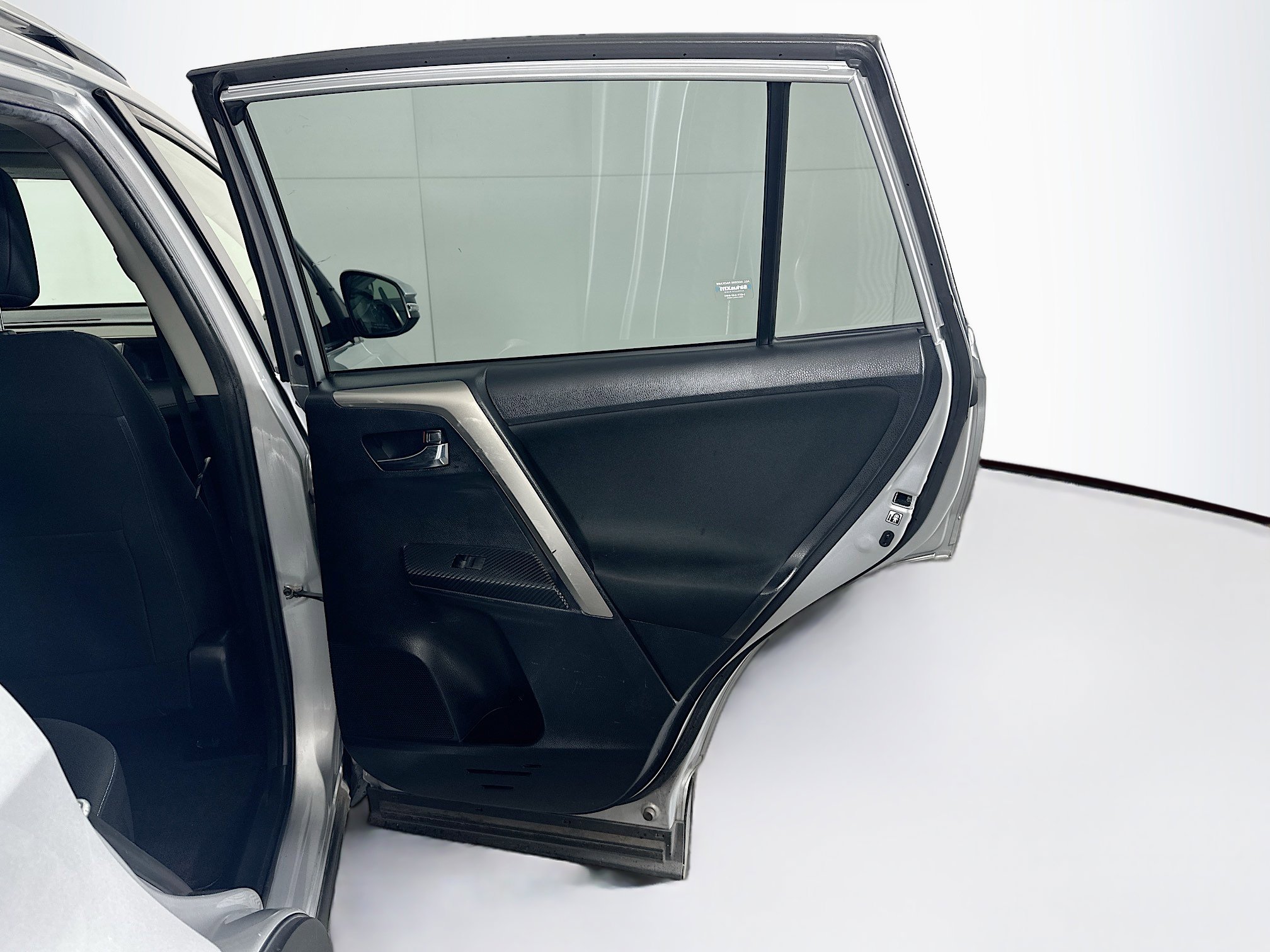 Used 2015 Toyota RAV4 XLE image 29