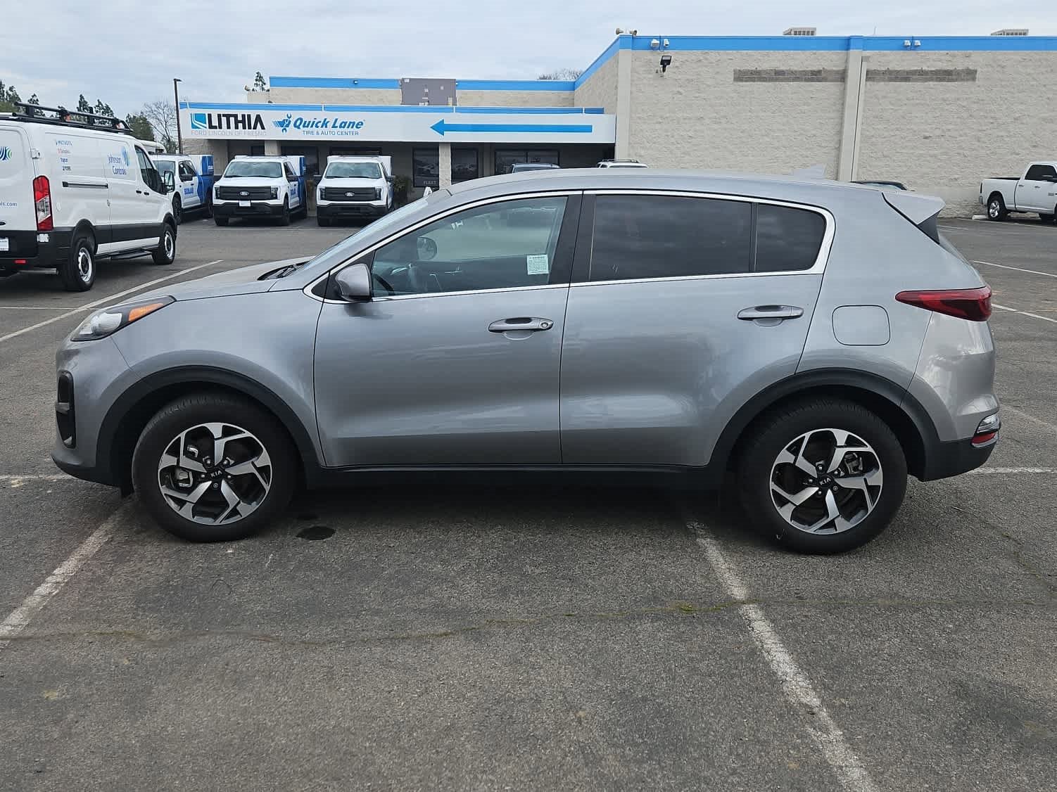 Used 2022 Kia Sportage LX image 5