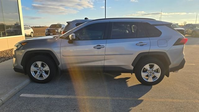 Used 2019 Toyota RAV4 XLE image 4