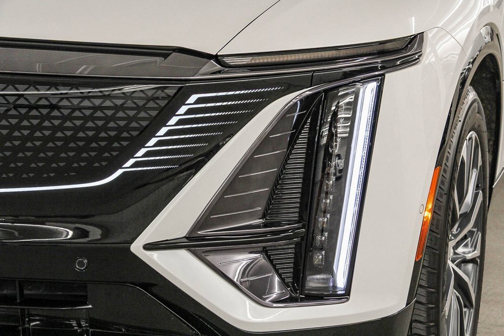 Used 2025 Cadillac Lyriq Sport image 10