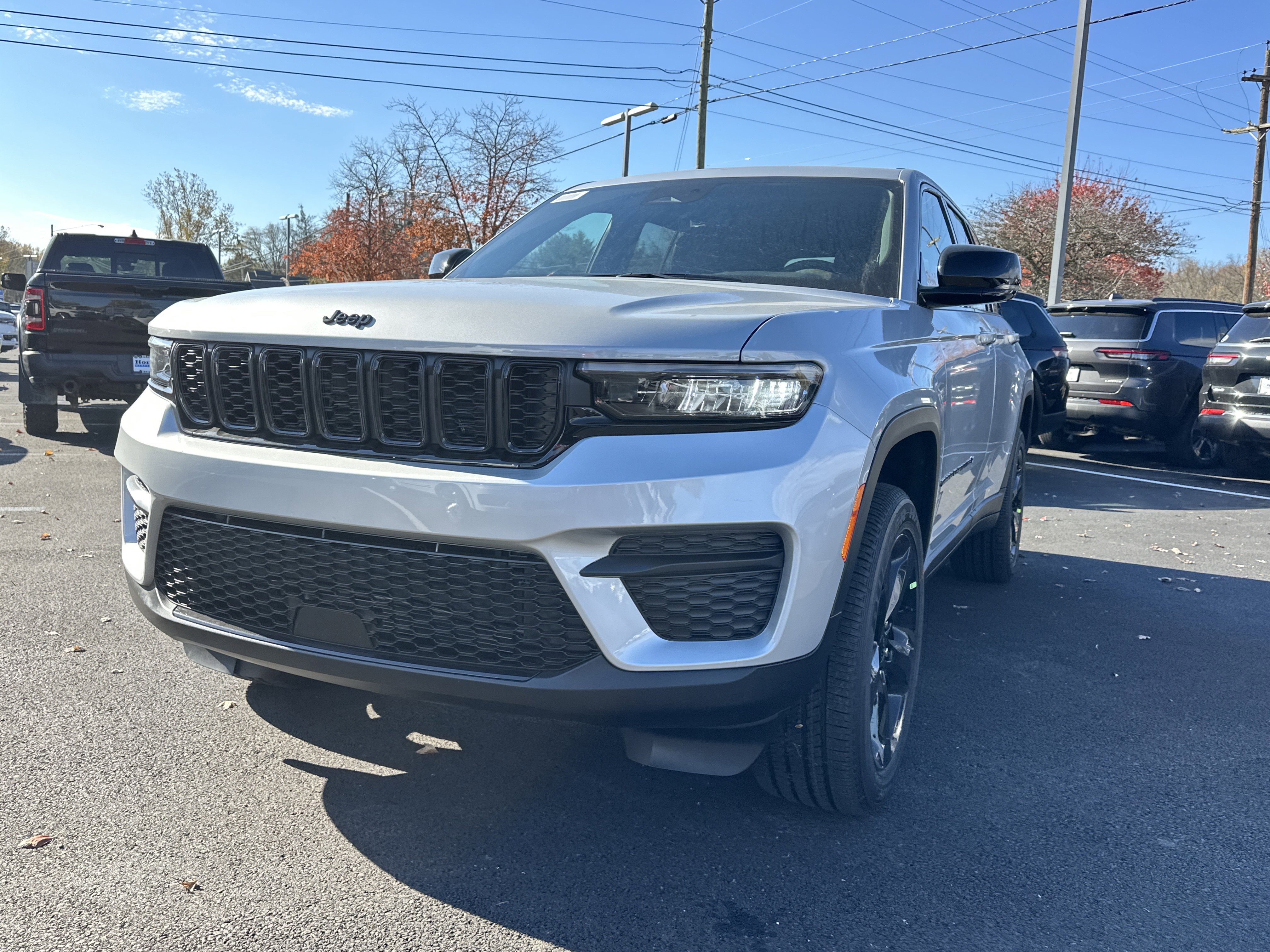 New 2025 Jeep Grand Cherokee Altitude image 22