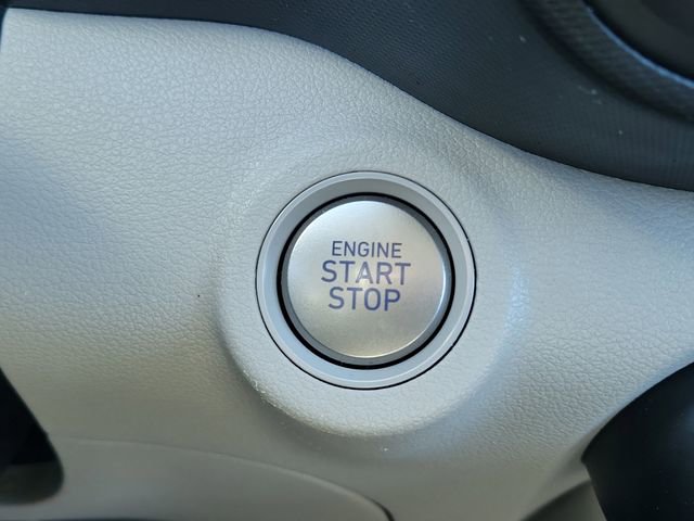 Used 2025 Hyundai Venue SEL image 30