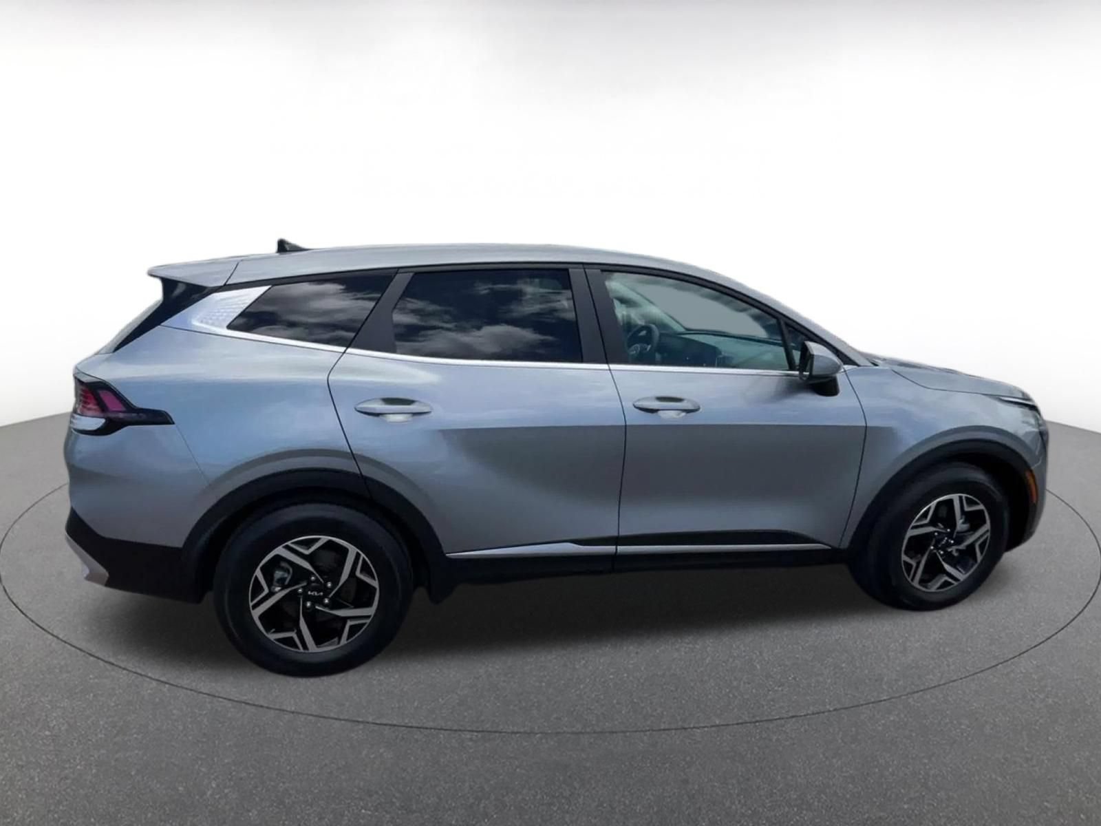 Used 2025 Kia Sportage LX FWD image 15
