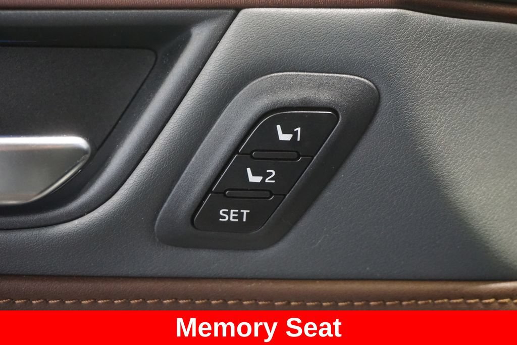 Certified 2022 Toyota Venza Limited AWD/4WD image 6