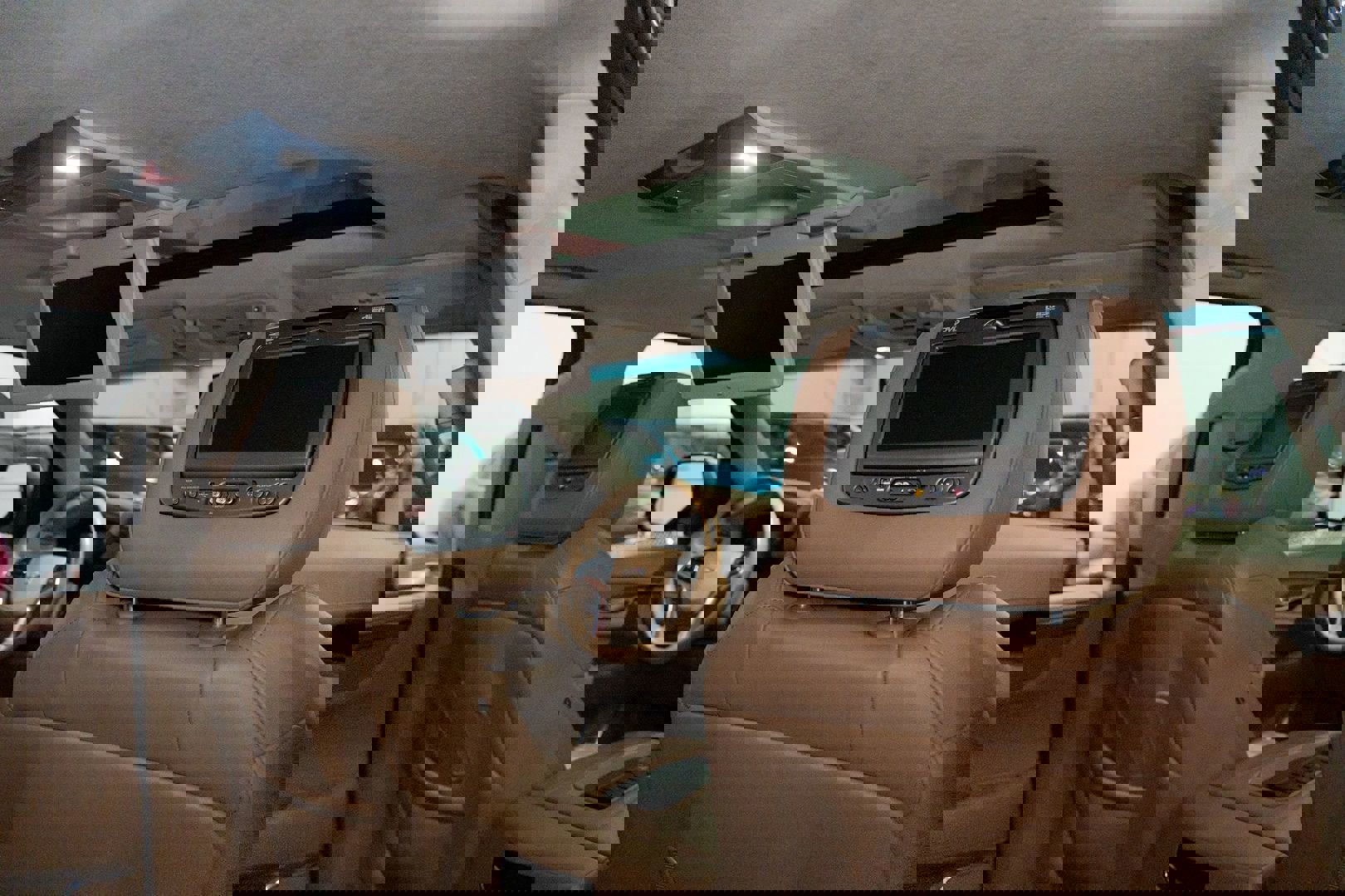 Used 2016 Cadillac Escalade ESV Platinum image 43