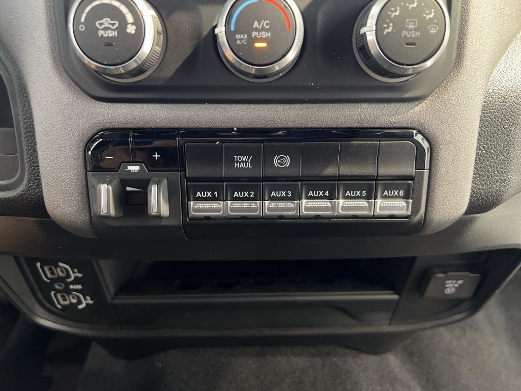 New 2024 RAM 3500 Tradesman w/ Chrome Appearance Group image 29