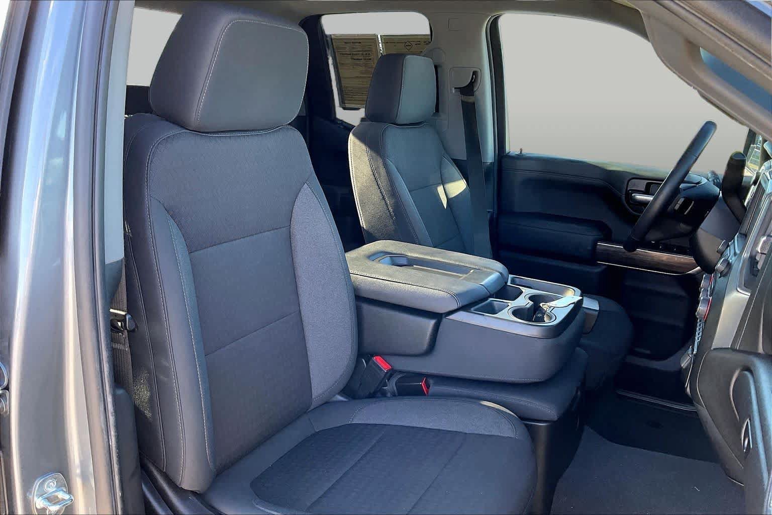 Used 2022 Chevrolet Silverado 1500 LT AWD/4WD image 9