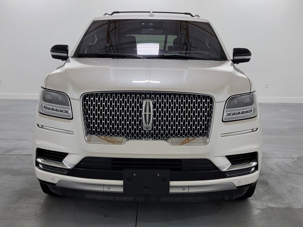 Used 2018 Lincoln Navigator Reserve w/ Technology Package AWD/4WD image 3