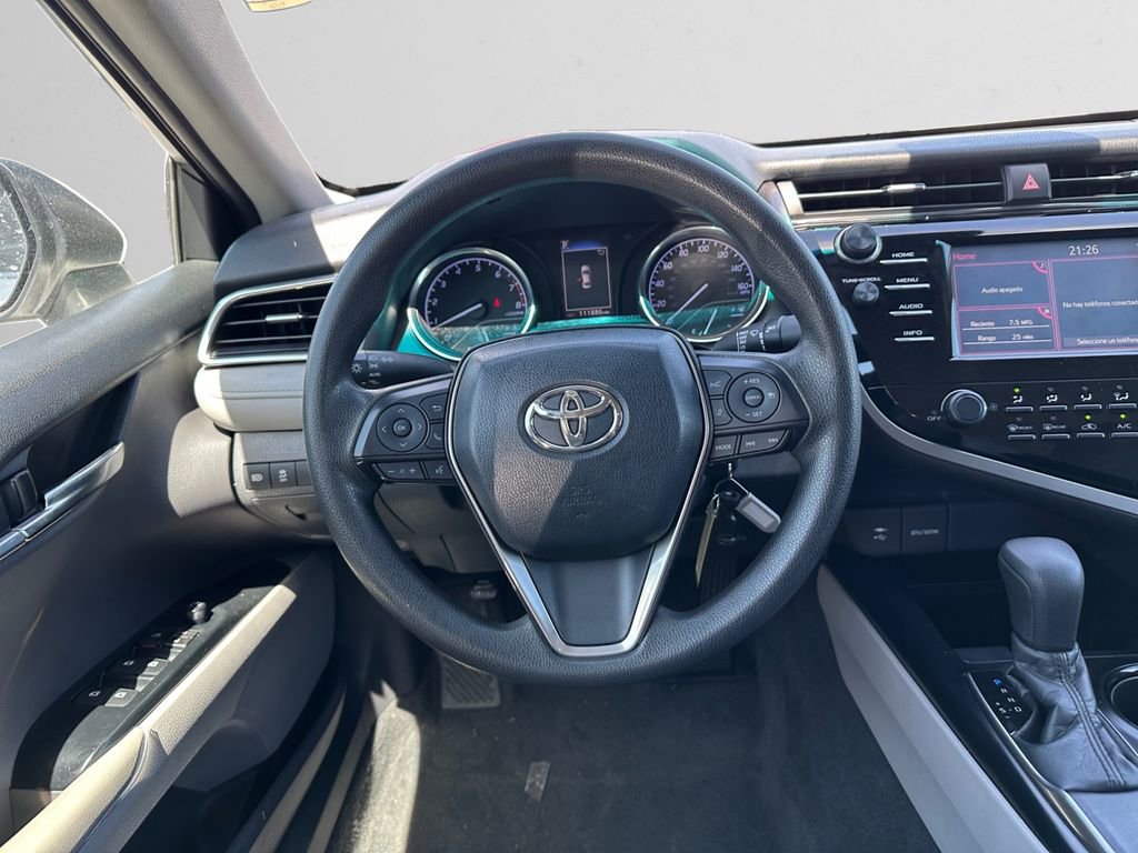 Used 2018 Toyota Camry LE FWD image 13
