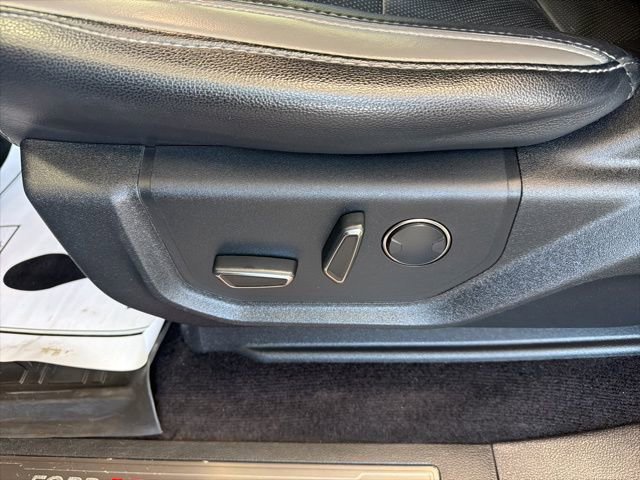 Used 2017 Ford F150 Raptor w/ Equipment Group 802A Luxury AWD/4WD image 21