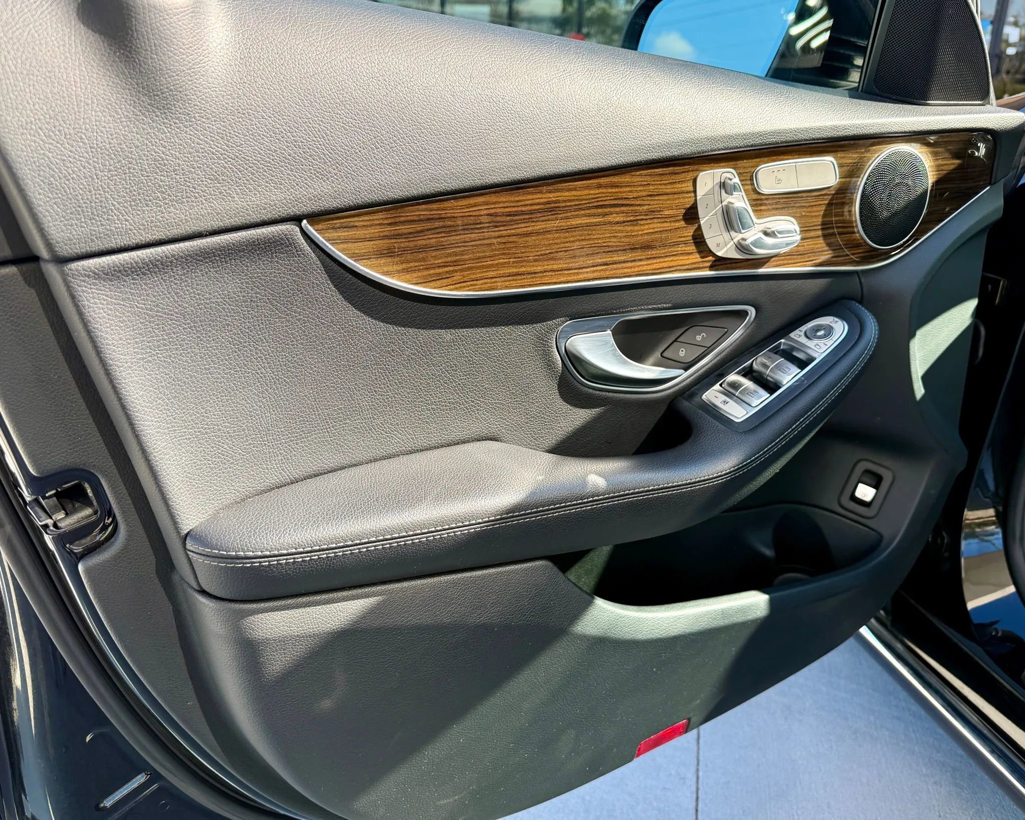 Used 2018 Mercedes-Benz C 300 Sedan w/ Premium Package image 8