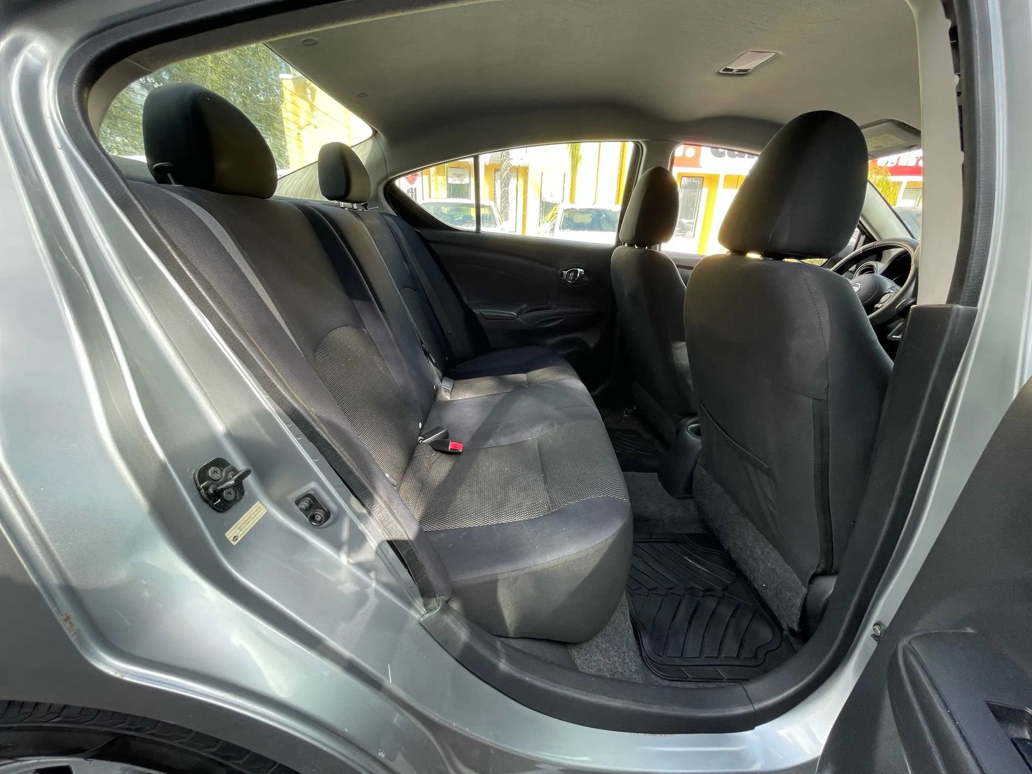 Used 2012 Nissan Versa SL image 24