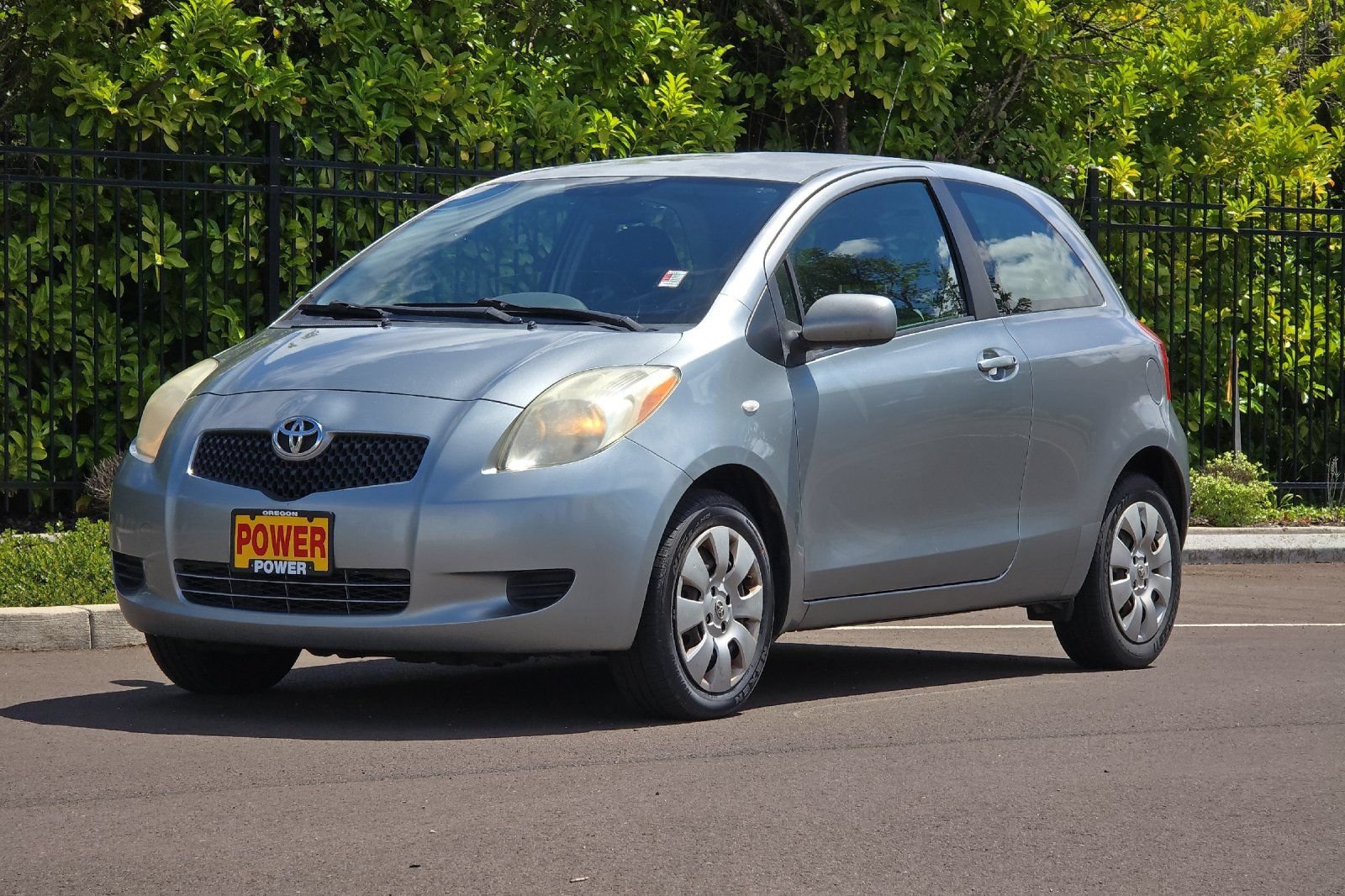 Used 2007 Toyota Yaris 2-Door Hatchback FWD image 8